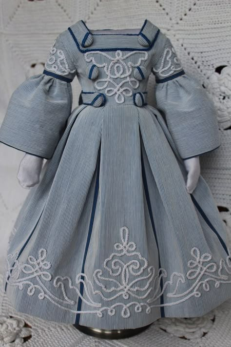 1800's Dress, Antique Doll Dress, Doll Clothes Ideas, Doll Dress Patterns, Ag Doll Clothes, Antique Fashion, American Girl Clothes, Doll Costume, American Girl Doll Clothes