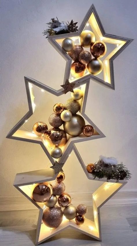 60+ Easy DIY Christmas Decorations on a Budget That You'll Love - HubPages Christmas Decorations Centerpiece, Wood Items, Diy Christmas Decorations Easy, Christmas Wood Crafts, Easy Christmas Diy, Homemade Christmas Gifts, Christmas Crafts Decorations, Candy Land Christmas, Christmas Wreaths Diy