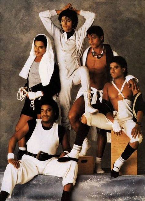 The Jacksons 1984 #Victory #80s - Nations Of Magic Thriller Michael Jackson, Michael Jackson Family, Jackie Jackson, Randy Jackson, Hee Man, The Jackson Family, The Jackson 5, Michael Jackson Wallpaper, Michael Jackson Rare