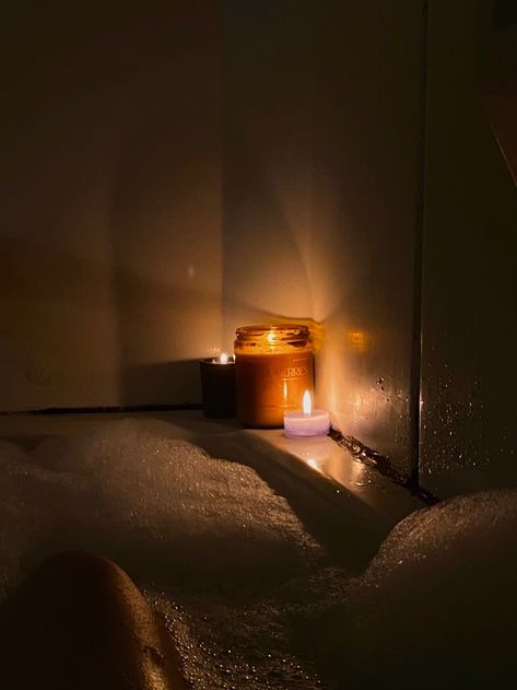 Bath Tub Aesthetic, Candle Light Bath, Aesthetic Bath, Cozy Bath, Nighttime Skincare Routine, Bath Aesthetic, Clean Life, Night Time Skin Care Routine, Nighttime Skincare