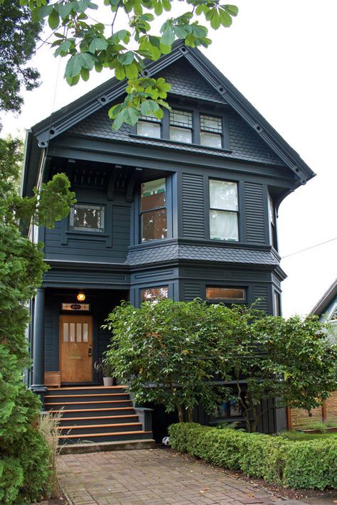 The New Victorian | Portland Monthly Victorian House Colors, Modern Victorian Homes, Black Houses, New Victorian, Dark House, Casas Coloniales, Casa Vintage, Modern Victorian, Casa Exterior