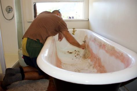 How to Refinish a Bathtub: Pro Advice for DIYers - Bob Vila Diy Tub, Bathroom Window Privacy, Clawfoot Tub Bathroom, Tub Refinishing, Porcelain Tub, Bookcase Plans, Painting Bathtub, Tile Refinishing, Old Bathtub