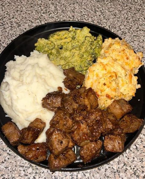 Cook For Your Man, Food Black People, Garlic Butter Steak Bites, Butter Steak Bites, Butter Steak, Cheddar Bay Biscuits, Soul Food Dinner, Garlic Butter Steak, Steak Bites