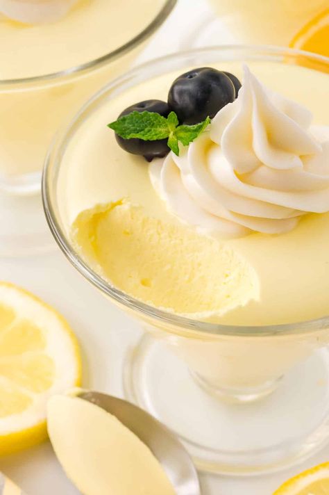 Lemon Cheesecake Mousse - The perfect fluffy lemon dessert! This mousse is lighter than cheesecake, but still tastes like a fresh slice from your favorite NYC eatery. Lemon Cream Cheese Dessert Recipes, Lemon Moose, Liquid Desserts, Lemon Cheesecake Mousse, Lemon Mouse, Cheesecake Mousse Recipe, Mousse Cups, Vanilla Mousse, Light Dessert