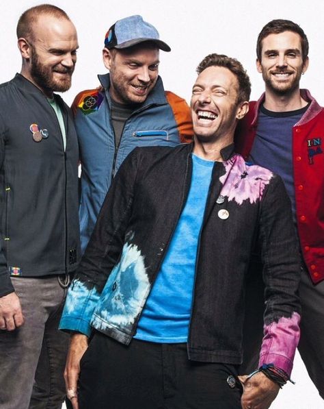 New Era!!! I'm so excited!  * A Head Full of Dreams * #coldplay QMagazine Coldplay Wallpaper, Chinese Cookies, Bands Pictures, Coldplay Paradise, Queen David Bowie, Head Full Of Dreams, Guy Berryman, Healthy Obsession, Coldplay Chris