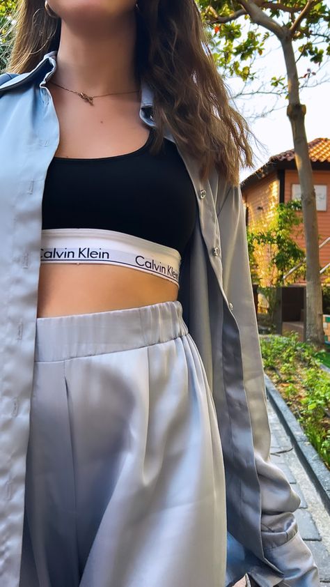 Calvin Klein Style Outfit, Ck Under Wear Women Outfit, Calvin Klein Aesthetic Outfit, Ck Outfit Calvin Klein, Calvin Klein Aethstetic, Calvin Klein Bra Outfit Casual, Calvin Klein Sports Bra Outfit, Ck Bra Outfit, Top Calvin Klein Outfit