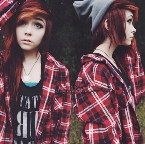 you can never go wrong with your boyfriends or dads or even grandpas flannel shirts. Red Scene Hair, Goth Make Up, Emo Scene Girls, Indie Scene Hair, Leda Muir, Indie Scene, Emo Scene Hair, Scene Girl, Snakebites