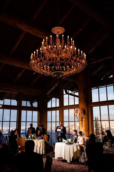 Lodge wedding with big windows and chandelier at Snowbasin Ski Resort by Everson Events. Wedding dinner at a ski lodge Utah Winter Wedding #SnowbasinSkiResortWedding #EversonEvents #SkiResortWeddingPlanner #WeddingDesigner #WeddingPlanner Ski Resort Summer Wedding, Ski Chalet Wedding, Utah Winter Wedding, Ski Lodge Wedding Summer, Winter Ski Wedding, Ski Lodge Wedding Winter, Apres Ski Wedding, Winter Cabin Wedding, Acotar Wedding