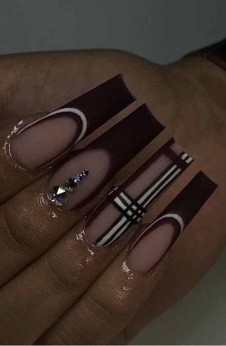 Red And Brown Nails Acrylic, Burgundy Nails 2023, Maroon Nails Acrylic Burgundy, Acrylic Nails Plaid Design, Beige And Burgundy Nails, Burgundy And White Nails Acrylic, Burgundy Fall Nails Acrylic, Maroon And White Nails Acrylic, Cute Maroon Nails