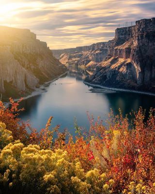 Fall at the falls. #VisitIdaho ———————————————— 📍Shoshone Falls 🎒Hit the link in the bio for Travel Tips. 📸: @aldeghaither Idaho Photography, Shoshone Falls, Private Idaho, Idaho Vacation, Southern Idaho, Visit Idaho, Idaho Travel, My Own Private Idaho, Twin Falls