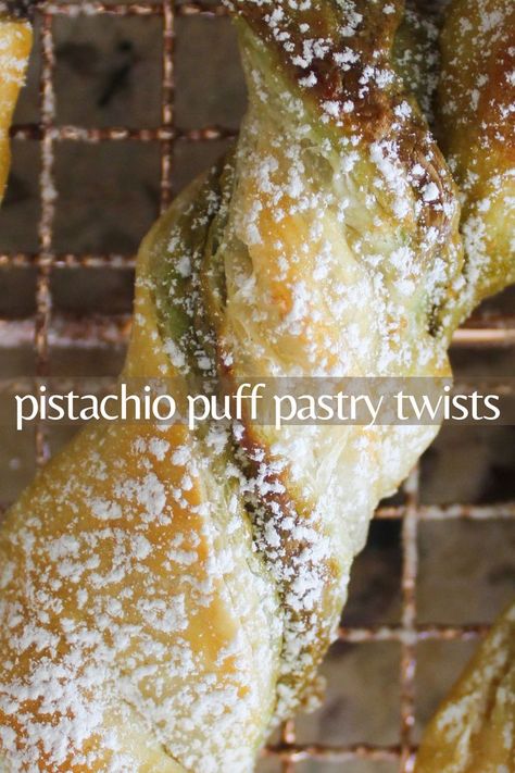 Cream Puff Pastry, Pastry Twists, Puff Pastry Twists, Puff Pastry Recipes Dessert, Vegetarian Christmas Recipes, Pistachio Dessert, Puff Pastry Cream Puffs, Pastries Recipes Dessert, Vegetarian Christmas