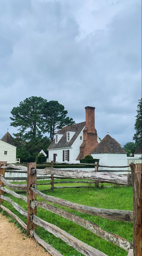 Virginia Aesthetic, Virginia Architecture, Mary On A Cross, Southern Aesthetic, Dreamy Cottage, East Coast Summer, Different Vibes, Witch Queen, Virginia Travel