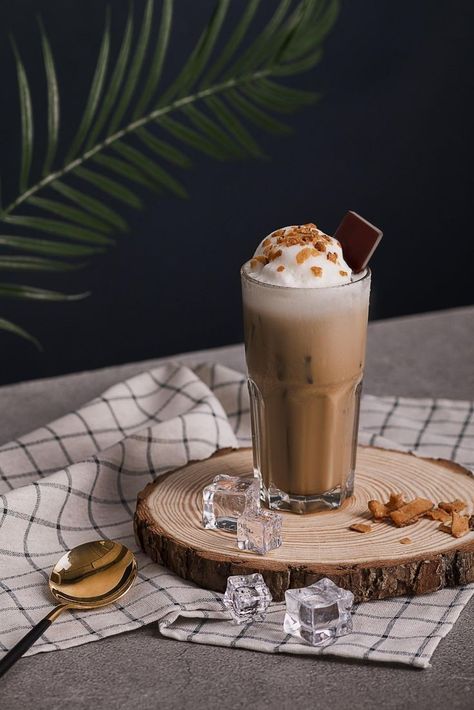 Shakes Photography, Milktea Photography, Food Photography Coffee, Food Photography Lighting Setup, Coffee Moodboard, Coffee Photoshoot, Coffee Ads, Food Photography Lighting, Coffee Poster Design