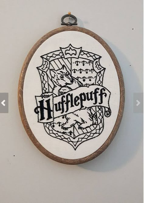 Hufflepuff Embroidery, Hogwarts House Crests, Harry Potter Embroidery, Embroidered House, Hufflepuff Crest, Faith Crafts, Hufflepuff Pride, Embroidered Wall Art, Embroidery Hoop Art Diy