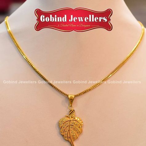 Gold Chain Pendant Designs For Women, Gold Pandent Set Design, Loket Sets Gold Design, Gold Chain With Pendant For Women, Chain Designs Gold Women, Pendent Set Gold, Chain Pandent, Gold Chain Designs For Women, Gold Chain For Women