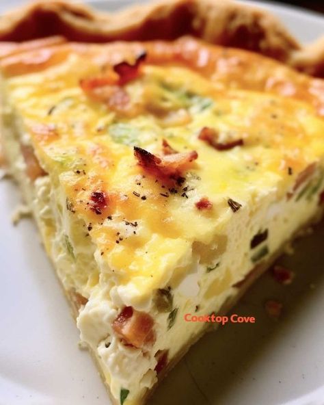 Hands down, the best ever quiche recipe! World Famous Recipes, Best Quiche Recipe Ever, Quiche Breakfast, Cooktop Cove, Egg Quiche, Homemade Pie Crust, Breakfast Quiche Recipes, Quiche Recipes Easy, Breakfast Quiche