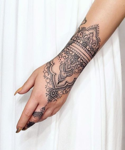 The Best Ornamental Tattoos Of All Time - TheTatt Best Female Tattoos, Tattoos On Hand, Mandala Arm Tattoos, Mandala Tattoos For Women, Mandala Wrist Tattoo, Ornamental Tattoos, Butterfly Tattoos On Arm, Full Hand Tattoo, Mandala Hand Tattoos