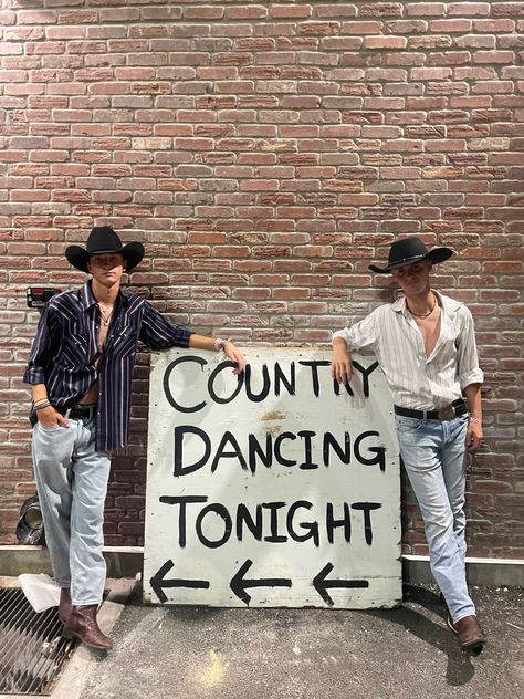 Country Dancing, Country Backgrounds, Cowboy Like Me, Cowboy Aesthetic, Country Aesthetic, Ride A Cowboy, Jacob Elordi, Western Life, Country Dance