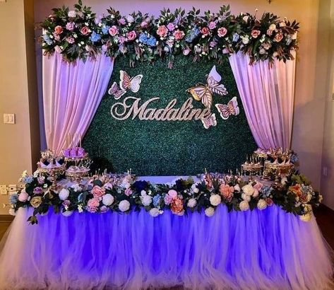 Quince Decorations Flowers And Butterflies, 15 Ñera Ideas, Butterfly Cake Ideas Quinceanera, Different Quince Themes, Quincera Themes Ideas Emerald Green, Photo Backdrop Quinceanera, Garden Theme Quinceanera Decoration, Quinceanera Vintage Theme, Double Quinceanera Ideas 30