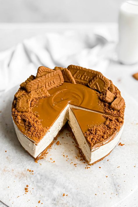 No Bake Biscoff Cheesecake Lotus Biscoff Cheesecake, Lotus Cheesecake, Lotus Cookies, Biscoff Recipes, Biscoff Cake, Biscoff Cheesecake, Lotus Biscoff, Cookie Crust, No Bake Cheesecake