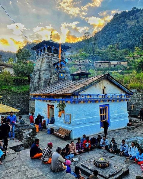 Triyuginarayan Temple Marriage, Triyuginarayan Temple, Devbhoomi Uttarakhand, Chopta Uttarakhand, Temple Marriage, Ram Sita Photo, Shiva And Parvati, Tempo Traveller, South Asian Aesthetic