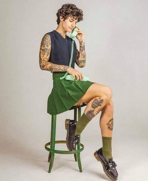 Vasiliki Halastaras, Mode Queer, Gay Outfits, Genderqueer Fashion, Guys In Skirts, Hear Your Voice, Gender Fluid Fashion, Genderless Fashion, Gay Books