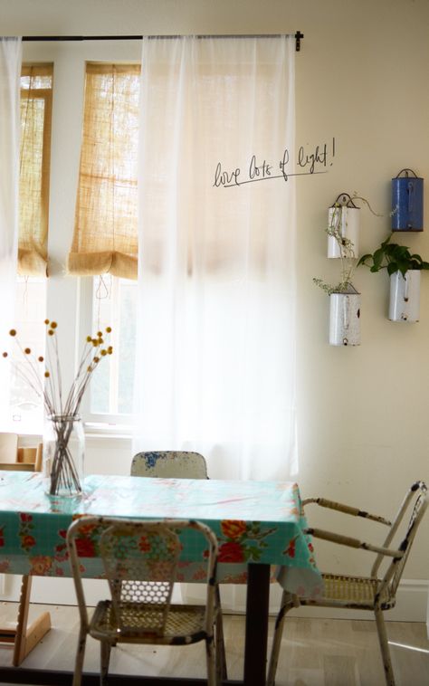 burlap and cheesecloth window covering. could do this with burlap and lace in bathroom. love the oilcloth on table and the metal chairs. Cheesecloth Curtains, Dining Room Window Treatments, Dining Room Windows, Burlap Curtains, Home Window, Deco Retro, Window Room, Window Dressings, Curtains Window Treatments