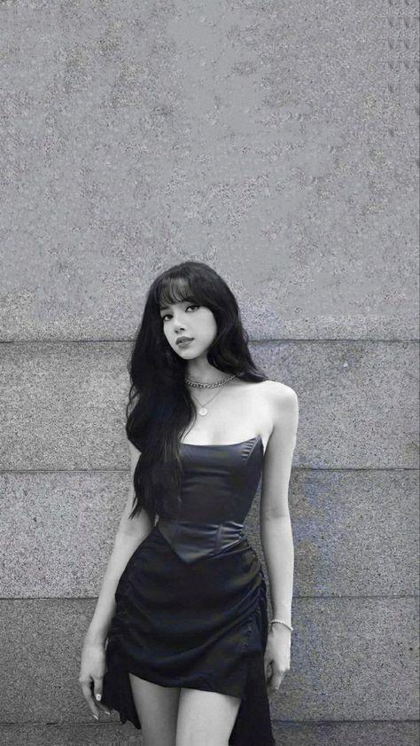 Photographie Portrait Inspiration, Lisa Bp, Lisa Blackpink Wallpaper, Looks Black, Lalisa Manobal, Blackpink Photos, Black Pink Kpop, Blackpink Fashion, Lalisa Manoban