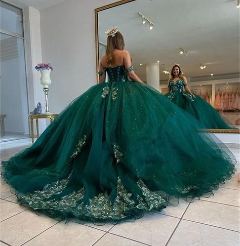 Dark Green Quinceanera Dresses, Emerald Green Quinceanera Dresses, Emerald Green Quinceanera, Green Quince Dress, Quinceanera Dresses Green, Green Quinceanera, Debut Gowns, Xv Dresses, Green Ball Gown