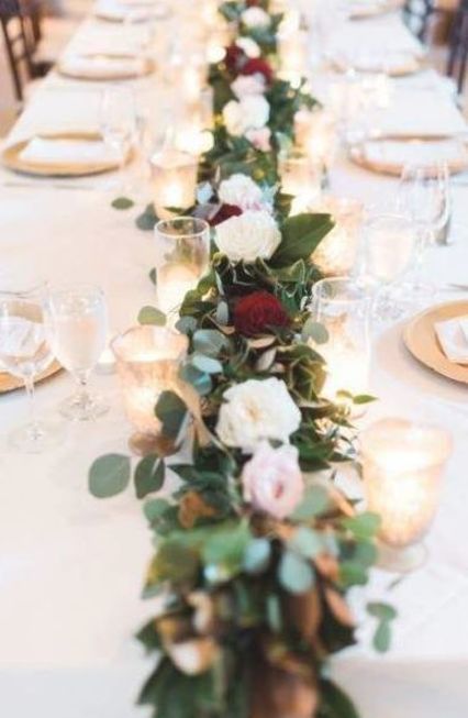 Wedding Table Burgundy, Burgundy Wedding Colors, Table Centerpiece Flower, Burgundy And Blush Wedding, Farmhouse Table Centerpieces, Table Runners Wedding, Wedding Flower Decorations, Table Runner Pattern, Party Table Decorations