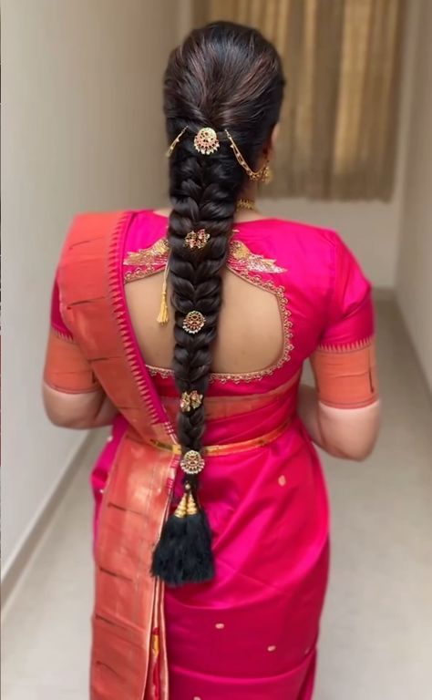 Bride Traditional Hairstyles, Simple Jada Designs, Telugu Bride Hairstyles Bridal Braids, Bridal Braid Hairstyle Indian Wedding, Bale Shastra Decoration, Non Bridal Hairstyles Indian, Bridal Hair South Indian, Bridesmaid Hairstyles South Indian, Jadai Alangaram Bridal Braids