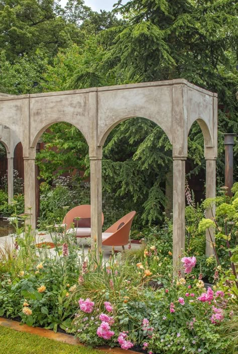 Secret Gardens Landscape, Georgia Backyard Ideas, Garden Structures Ideas, Flower Pergola, Mediterranean Planting, Garden Ruins, Arch Garden, Spending Time Outside, Chelsea Garden