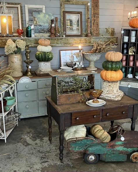 Looking for inspiration for a great fall display in your vintage booth? I have 30 beautiful fall antique booth displays to share with you here in this post. Be sure to save this pin so you can revisit these fall vintage decor ideas year after year! Vintage Booth Ideas Display, Staging Antique Booth Ideas, Fall Antique Booth Ideas, Antique Booth Ideas Vintage Shop Displays, Antique Store Booth Ideas, Antique Mall Booth Ideas Store Displays, Antique Vendor Booth Display Ideas, Booth Staging Ideas, Fall Booth Display Ideas