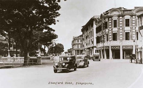 This Was Singapore Before Lee Kuan Yew Transformed It Lee Kuan Yew, Singapore Chinatown Photography, Singapore Nostalgia, Singapore River, History Of Singapore, Singapore Old Photos, Singapore Photos, Photographs And Memories, British Empire