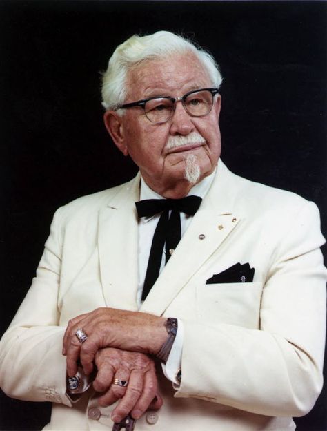 'Colonel' Harland Sanders.- he became a success selling his chicken with 11 herbs and spices at age 65. His recipe went on to launch the KFC Corp. He died on Dec 16, 1980 at the age of 90 Kentucky Chicken, Kentucky Fried Chicken, Franchise Business Opportunities, Colonel Sanders, Top Secret Recipes, Kentucky Fried, Late Bloomer, White Suit, Meatloaf Recipes