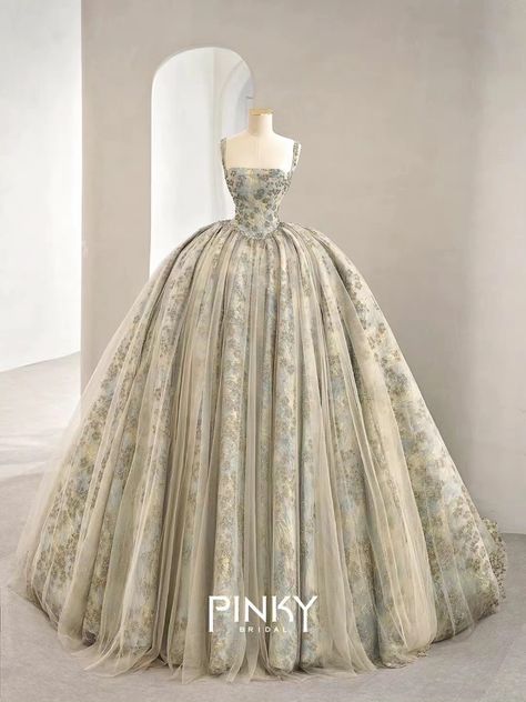 Debut Gowns 18th, Ball Gowns Fantasy, Debut Gowns, Princess Dress Fairytale, Debutante Dresses, Music On Spotify, Gowns Dresses Elegant, Fancy Wedding Dresses, Old Fashion Dresses