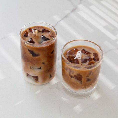 Iced Coffee Candle, Jelly Candles, Realistic Candles, Essential Oil Candle, Soya Mumu, Candle Home Decor, Homemade Scented Candles, Diy Candles Scented, Oil Candle