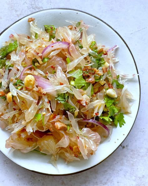 Pomelo Recipe, Food Recipes Spicy, Cooking Recipes Veg, Traditional Thai Food, Pomelo Salad, Healthy Thai Recipes, Sweet Dressing, Authentic Thai Food, Thai Salad