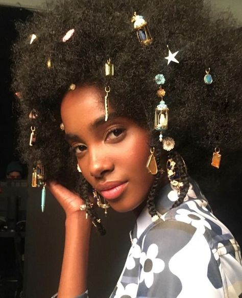 ˗ˏˋ I s a b e l l a ˊˎ˗ Star Afro Hair, Sunken Treasure, Pelo Afro, Afro Hair, Afro Punk, Hair Reference, Grunge Hair, Afro Hairstyles, Black Is Beautiful