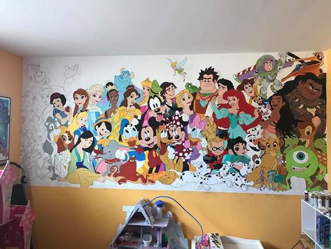 Disney Character Wall Mural, Cartoon Mural Wall Art, Disney Mural Bedroom, Disney Princess Mural, Disney Wall Painting, Cartoon Wall Painting Ideas, Disney Crafts Diy, Cartoon Mural, Disney Wall Murals