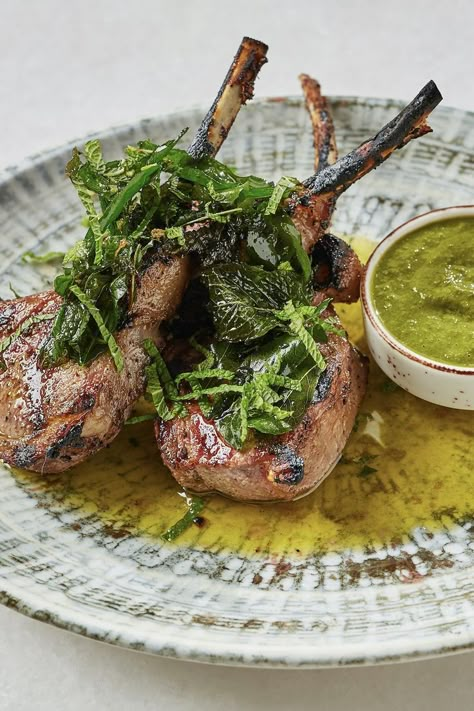 Lamb Dinner Recipes, Lamb Cutlets Recipe, Mint Chutney Recipe, Fine Dining Appetizers, Lamb Cutlets, Cutlet Recipe, Spiced Lamb, Lamb Dinner, Mint Chutney