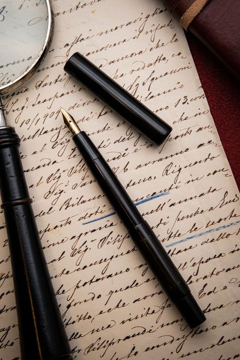 Fountain Pen Aesthetic, Pen Aesthetic, Sleeve Filler, Calligraphy Writing Styles, Pen Stationary, Writing Aesthetic, Handwriting Examples, Quill And Ink, Classic Sailing