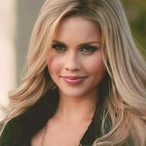 Rebecca The Originals, Clair Holt, Esther Mikaelson, The Originals Rebekah, Vampire Diaries Rebekah, Iconic Blondes, Mikaelson Family, Vampire Diary, Rebekah Mikaelson