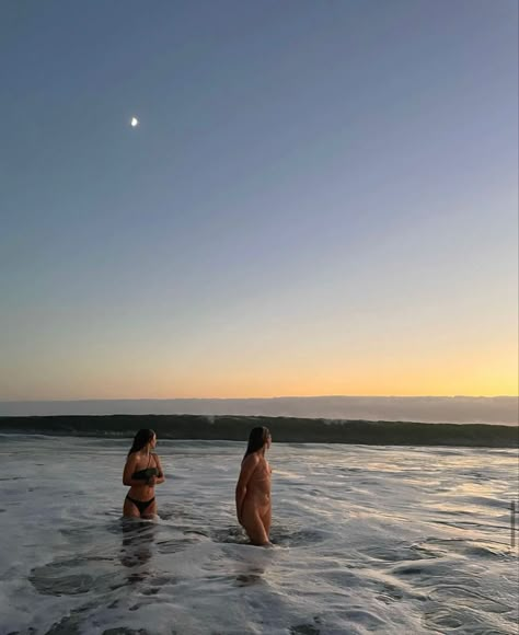 Ocean, sunset, san diego, california, beach, swim San Diego Beach Pictures, San Diego Summer Aesthetic, California Beach Pictures, San Diego Lifestyle, San Diego Picture Ideas, San Diego Instagram Pictures, San Diego California Aesthetic, San Diego Aesthetic Outfits, California Picture Ideas