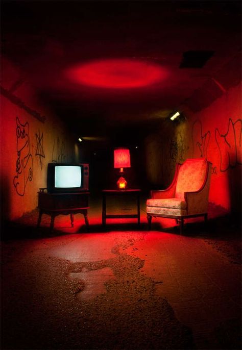 Scary Lighting, Scary Room, Story Prompt, Oxenfree, Neon Noir, New Retro Wave, Red Room, Red Rooms, Foto Art