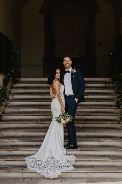 Wedding Stairs, Church Wedding Photos, Photography Poses Couples, Groom Photoshoot, Wedding Portrait Poses, Photography Typography, Wedding Photoshoot Poses, Wedding Picture Poses, Poses Couples