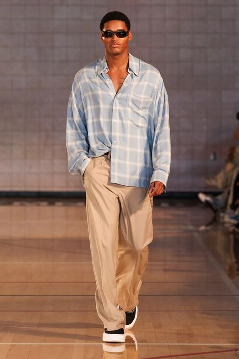 Nahmias Spring 2025 Ready-to-Wear Collection [PHOTOS] Vintage Runway Fashion, Mens Resort Wear, Resort Wear Men, Outfit Inspo Spring, Spring Outfits Men, Classy Outfits Men, Model Outfits, Physical Education, Men's Wardrobe