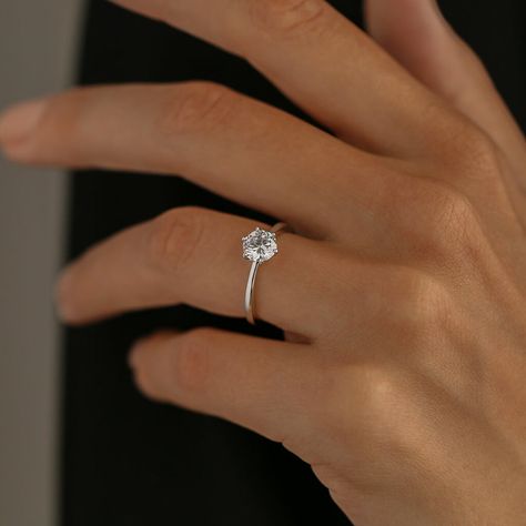 Classic Engagement Ring, Ring Inspo, Classic Engagement, Round Engagement Rings, Simple Engagement Rings, Etsy Wedding Rings, Classic Engagement Rings, Dream Engagement, Dream Engagement Rings