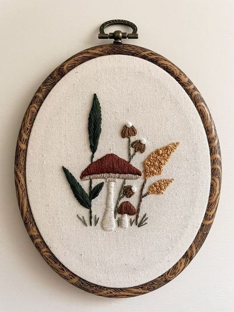 Embroidery Designs Cottagecore, Nature Embroidery Simple, Embroidery Designs Mushroom, Easy Fall Embroidery Patterns, Cottage Core Embroidery Designs, Woodland Embroidery Pattern, Small Mushroom Embroidery, Simple Fall Embroidery Designs, Easy Mushroom Embroidery