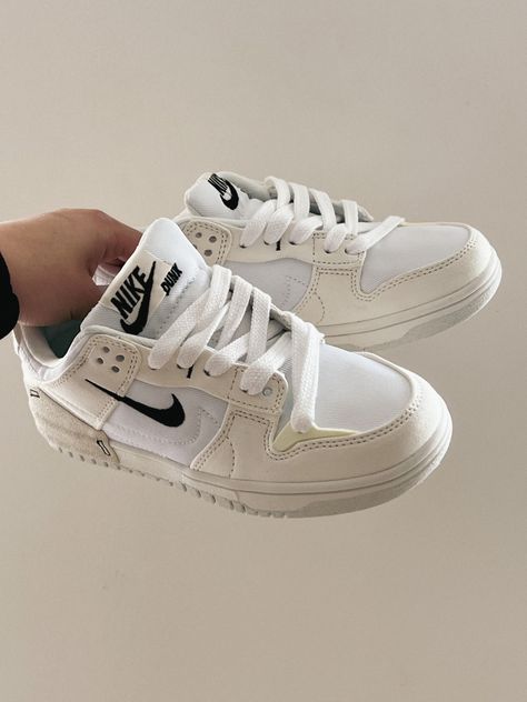 Nike Disrupt Pale Ivory, Street Style Shoes Sneakers, Cool Sneakers Nike, Nike Disrupt Low, Nike Dunk Disrupt 2 Pale Ivory Black, Filas Outfits Shoes, Dream Shoes Sneakers, Nike Dunk Low Disrupt 2 Pale Ivory Black, Shoes For 2024